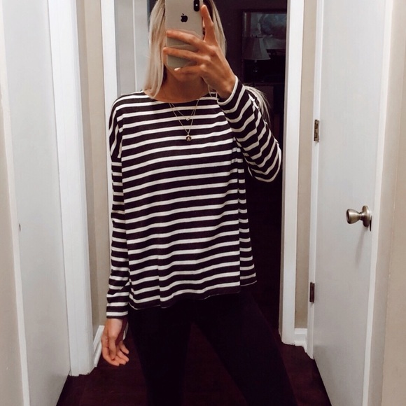 H&M Tops - H&M Long Sleeve Top || Small